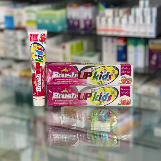 Toothpaste brush up strawberry 70 ml